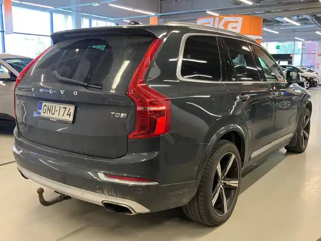 Harmaa Tila-auto, Volvo XC90 – GNU-174