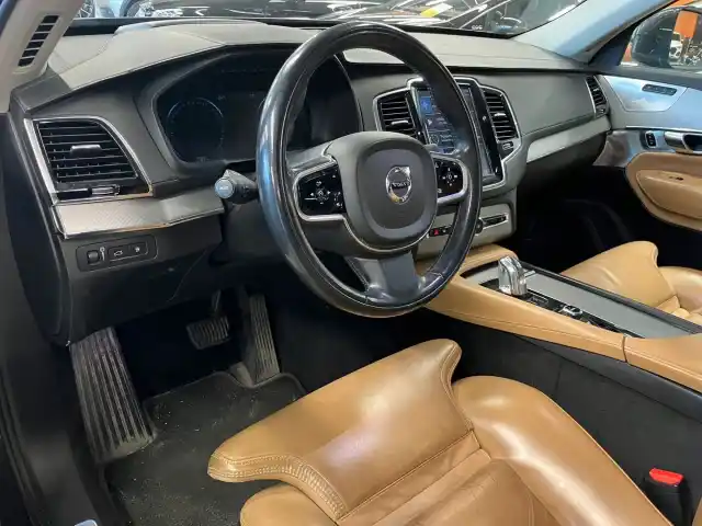Harmaa Tila-auto, Volvo XC90 – GNU-174