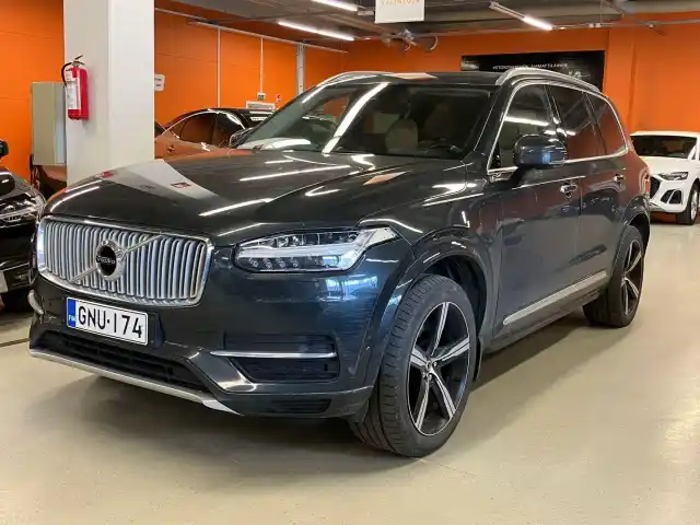 Harmaa Tila-auto, Volvo XC90 – GNU-174