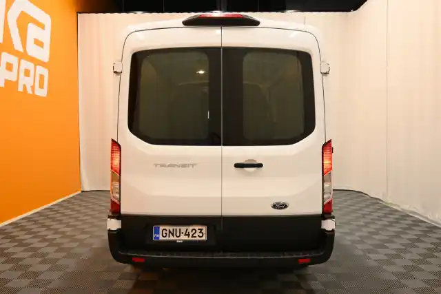 Valkoinen Pakettiauto, Ford Transit – GNU-423