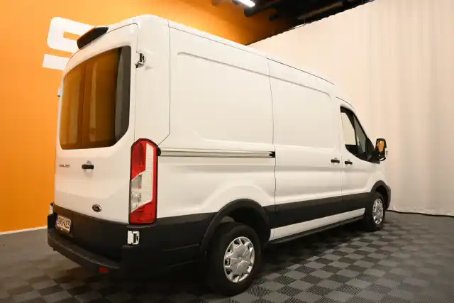 Valkoinen Pakettiauto, Ford Transit – GNU-423