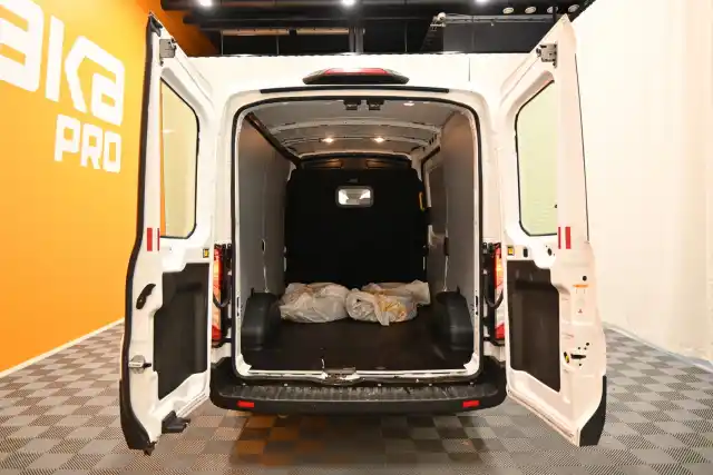 Valkoinen Pakettiauto, Ford Transit – GNU-423