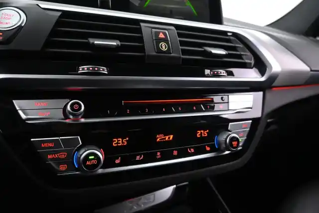 Harmaa Maastoauto, BMW X3 – GNU-878