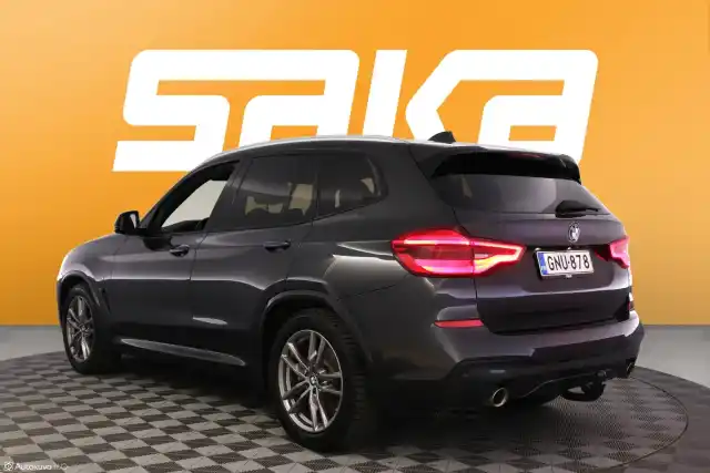 Harmaa Maastoauto, BMW X3 – GNU-878