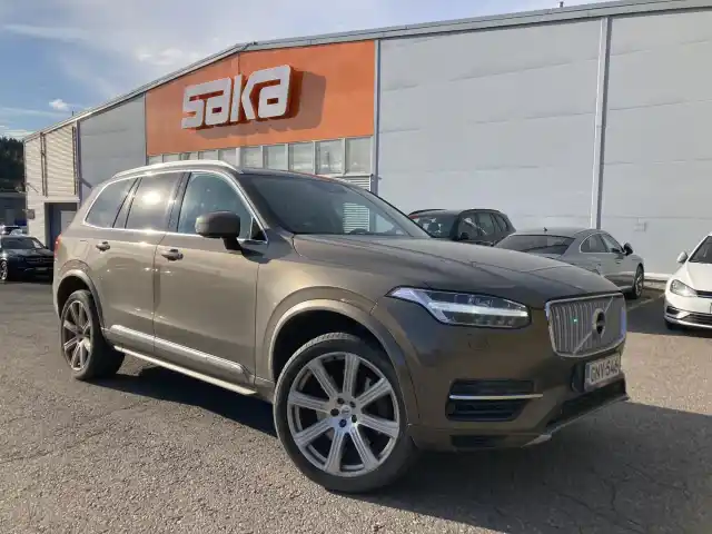 Ruskea (beige) Maastoauto, Volvo XC90 – GNV-546