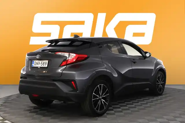 Harmaa Maastoauto, Toyota C-HR – GNV-589
