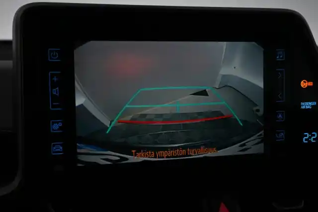 Harmaa Maastoauto, Toyota C-HR – GNV-589