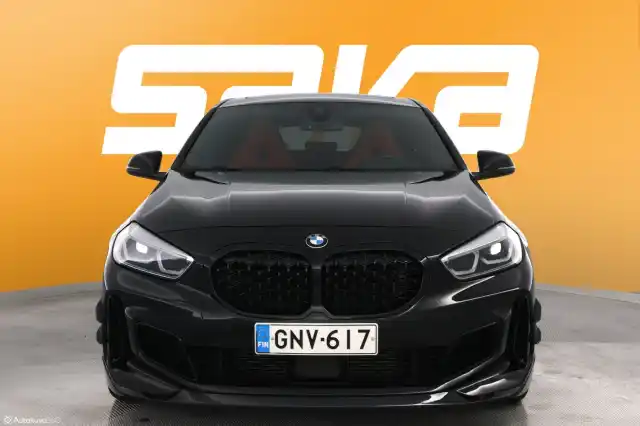 Musta Viistoperä, BMW M135I – GNV-617