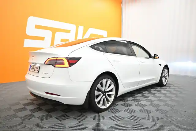 Valkoinen Sedan, Tesla Model 3 – GNV-675