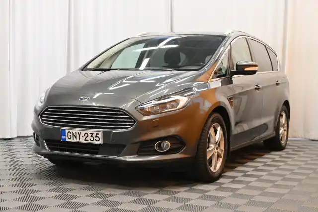 Harmaa Tila-auto, Ford S-Max – GNY-235