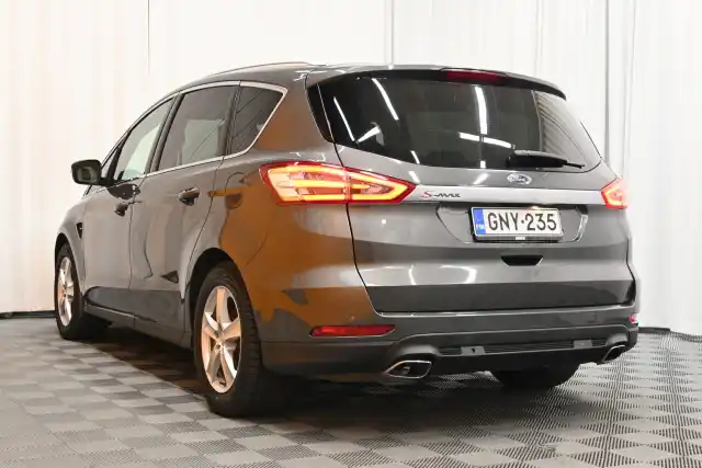 Harmaa Tila-auto, Ford S-Max – GNY-235