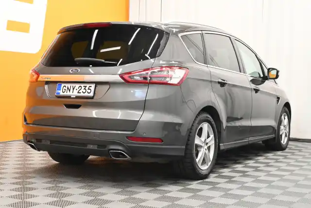 Harmaa Tila-auto, Ford S-Max – GNY-235