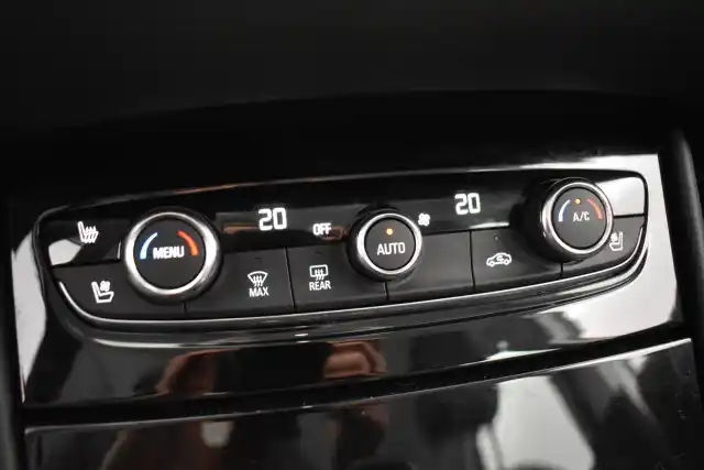 Valkoinen Maastoauto, Opel Grandland X – GNY-469