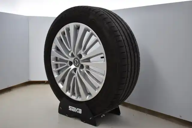 Valkoinen Maastoauto, Opel Grandland X – GNY-469
