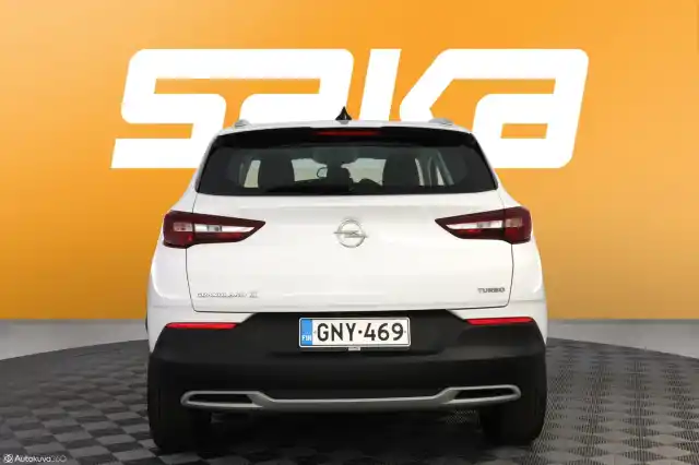 Valkoinen Maastoauto, Opel Grandland X – GNY-469