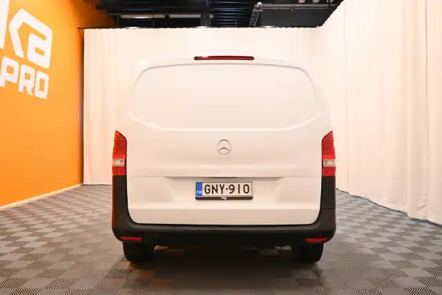 Valkoinen Pakettiauto, Mercedes-Benz Vito – GNY-910