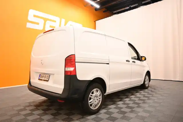 Valkoinen Pakettiauto, Mercedes-Benz Vito – GNY-910