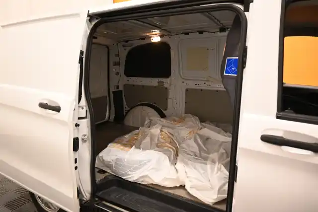 Valkoinen Pakettiauto, Mercedes-Benz Vito – GNY-910