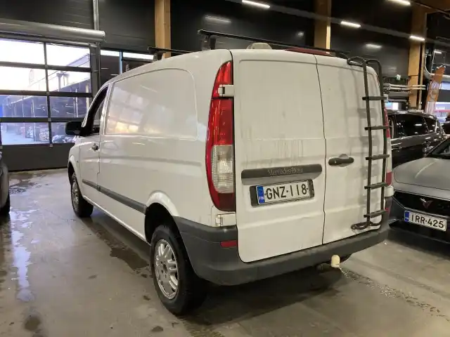 Valkoinen Pakettiauto, Mercedes-Benz Vito – GNZ-118