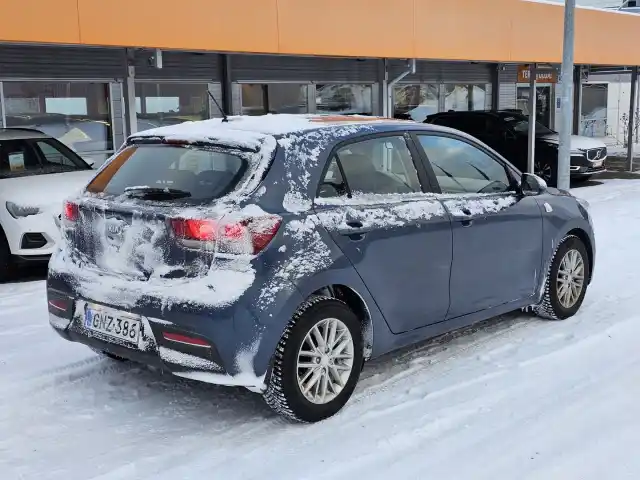 Sininen Viistoperä, Kia Rio – GNZ-386