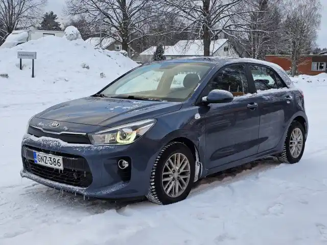 Sininen Viistoperä, Kia Rio – GNZ-386