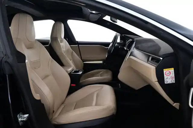 Musta Sedan, Tesla Model S – GNZ-781