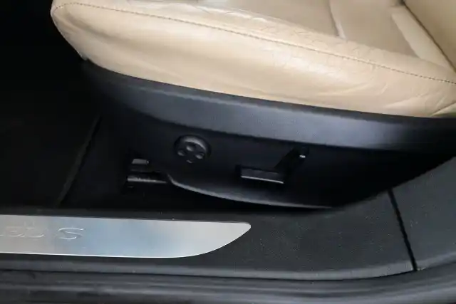 Musta Sedan, Tesla Model S – GNZ-781