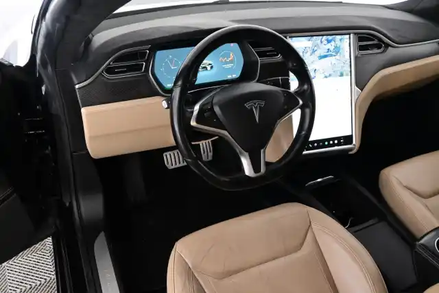 Musta Sedan, Tesla Model S – GNZ-781