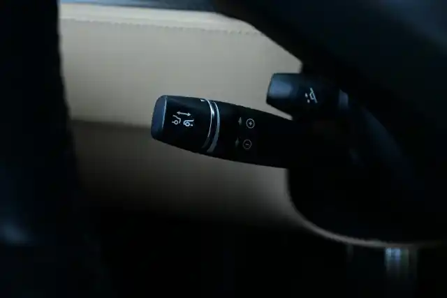 Musta Sedan, Tesla Model S – GNZ-781