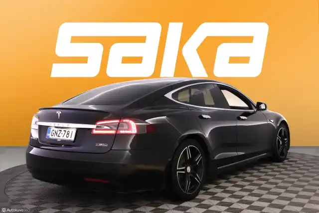 Musta Sedan, Tesla Model S – GNZ-781