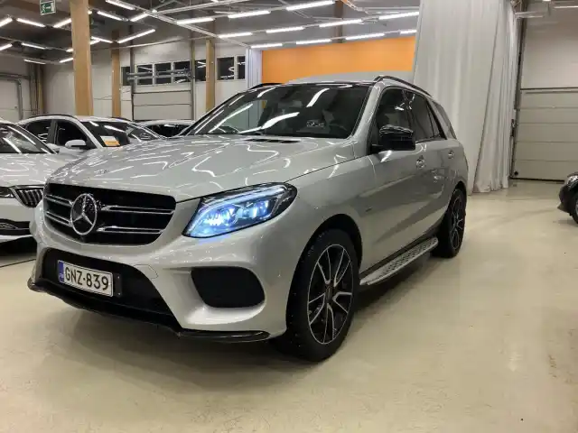 Harmaa Farmari, Mercedes-Benz GLE – GNZ-839