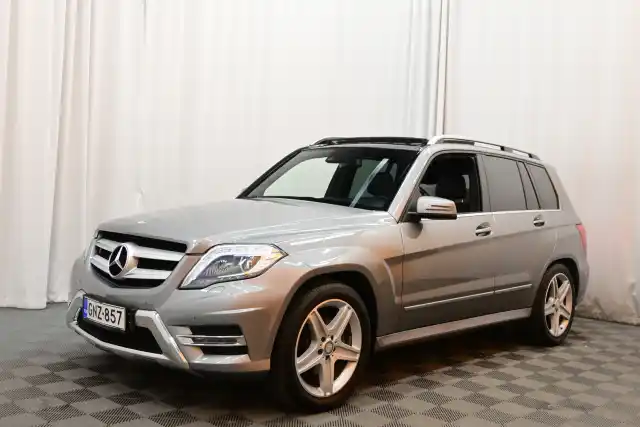 Harmaa Maastoauto, Mercedes-Benz GLK – GNZ-857