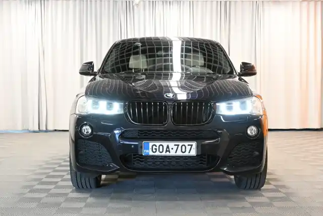 Musta Maastoauto, BMW X4 – GOA-707