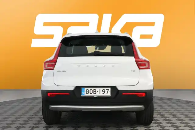 Valkoinen Maastoauto, Volvo XC40 – GOB-197