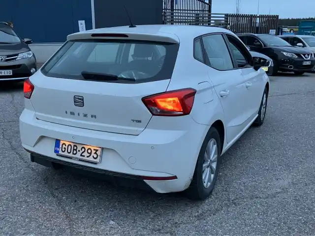 Valkoinen Viistoperä, Seat Ibiza – GOB-293