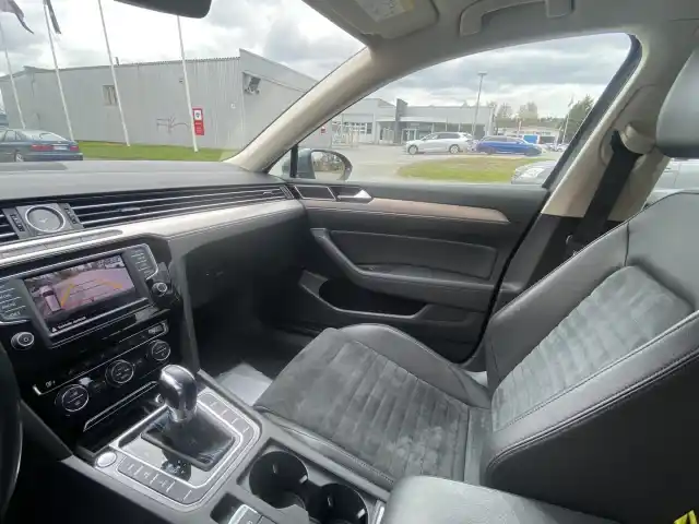 Harmaa Farmari, Volkswagen Passat – GOC-194