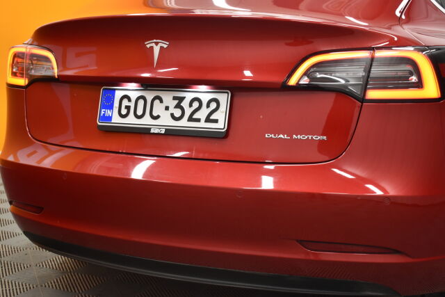Punainen Sedan, Tesla Model 3 – GOC-322