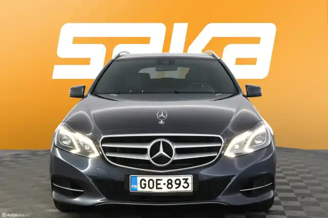 Sininen Farmari, Mercedes-Benz E – GOE-893