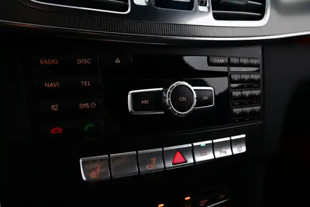 Sininen Farmari, Mercedes-Benz E – GOE-893