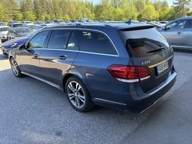 Sininen Farmari, Mercedes-Benz E – GOE-893
