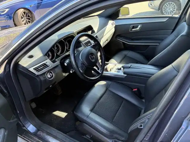 Sininen Farmari, Mercedes-Benz E – GOE-893