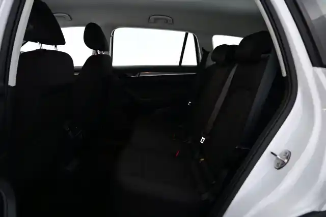 Valkoinen Maastoauto, Skoda Kodiaq – GOF-630