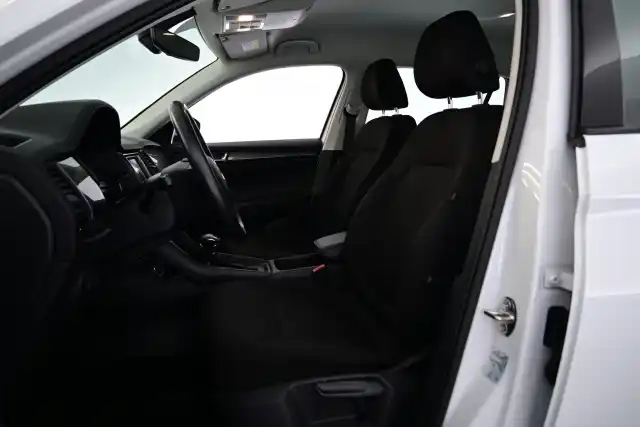Valkoinen Maastoauto, Skoda Kodiaq – GOF-630
