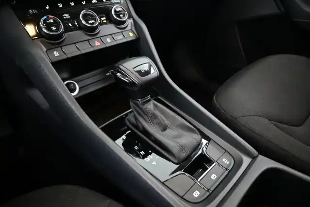 Valkoinen Maastoauto, Skoda Kodiaq – GOF-630