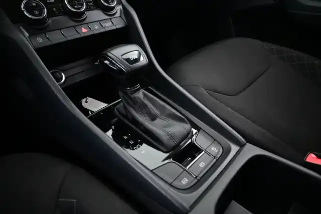 Valkoinen Maastoauto, Skoda Kodiaq – GOF-630