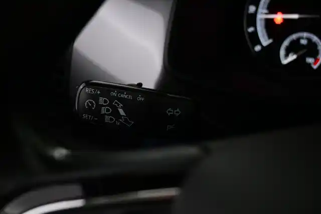 Valkoinen Maastoauto, Skoda Kodiaq – GOF-630