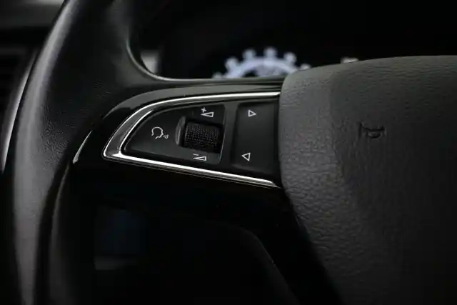 Valkoinen Maastoauto, Skoda Kodiaq – GOF-630