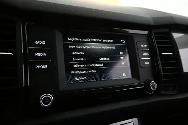 Valkoinen Maastoauto, Skoda Kodiaq – GOF-630