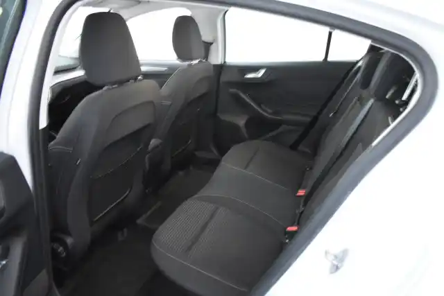 Valkoinen Viistoperä, Ford Focus – GOF-678