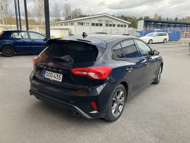 Musta Viistoperä, Ford Focus – GOG-435